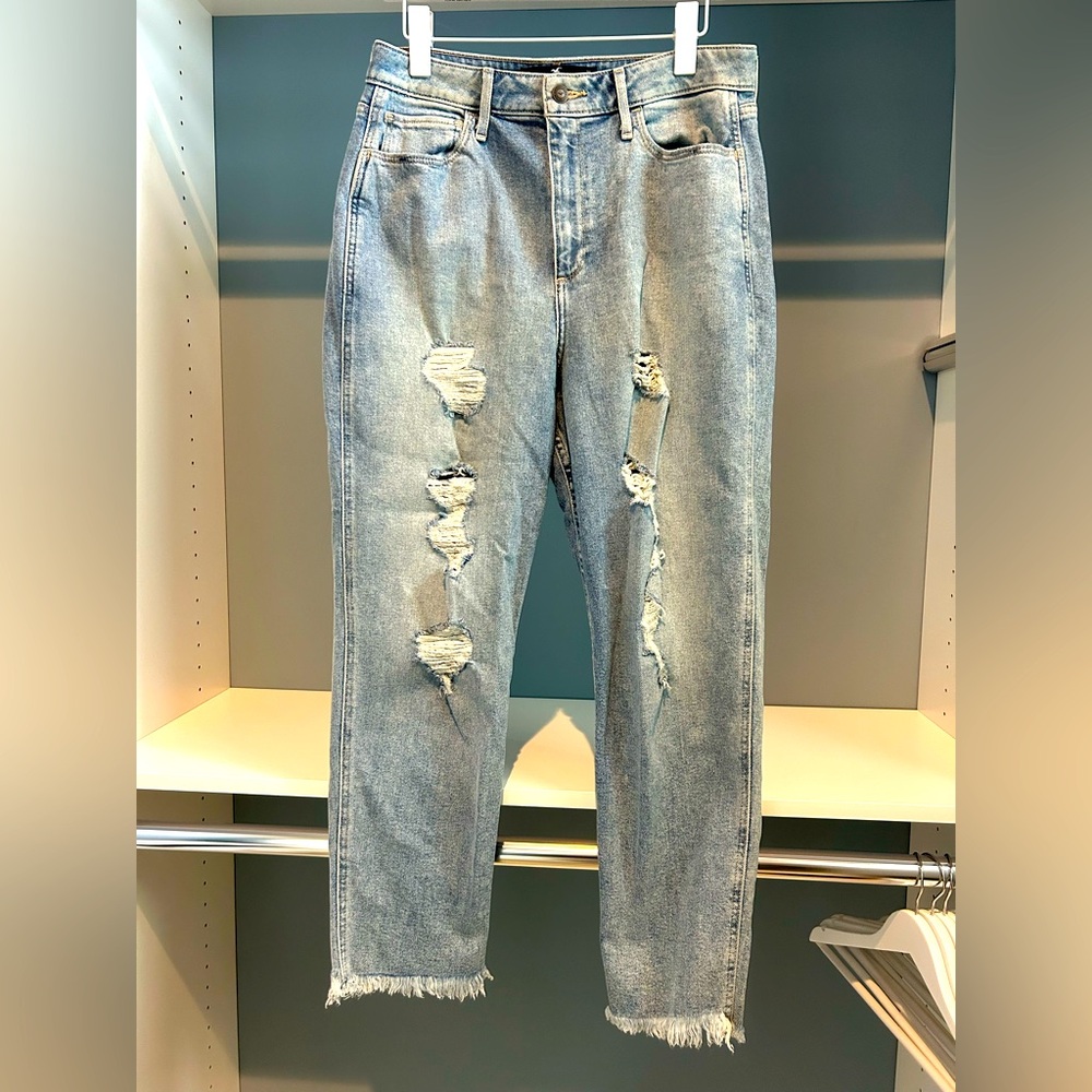 Hollister Distressed Jeans. Lighter denim. Sz 31/13R.Frayed hem. Great condition